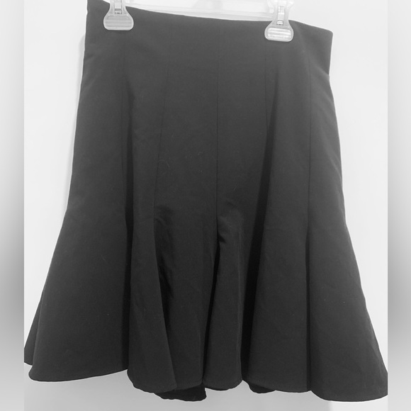 Forever 21 Black knee length skirt size medium - Picture 4 of 5